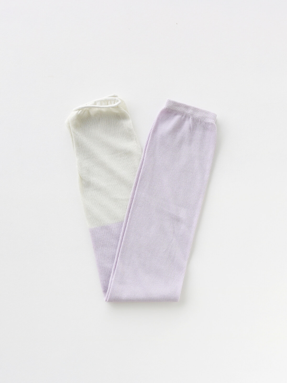 当たりつきギフト専用靴下のLUCKY SOCKS（ラッキーソックス）のSunscreen 2tone Armcover（サンスクリーン2トーンアームカバー）のペールグレープ×ミスト_2
