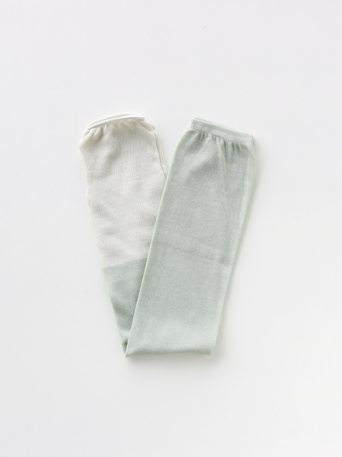 当たりつきギフト専用靴下のLUCKY SOCKS（ラッキーソックス）のSunscreen 2tone Armcover（サンスクリーン2トーンアームカバー）のペールミント×ミスト_2
